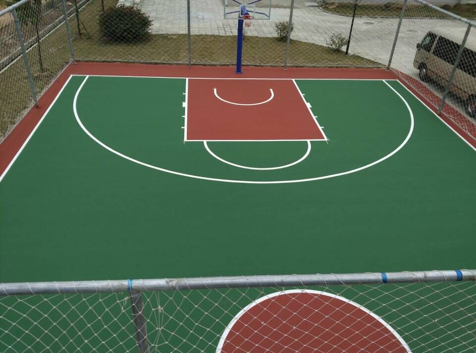 污水厂新建的丙烯酸篮球场