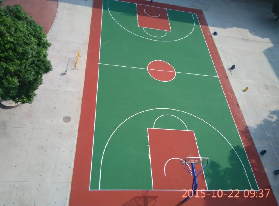 珠海香洲三小学新建丙烯酸篮球场划线完成！